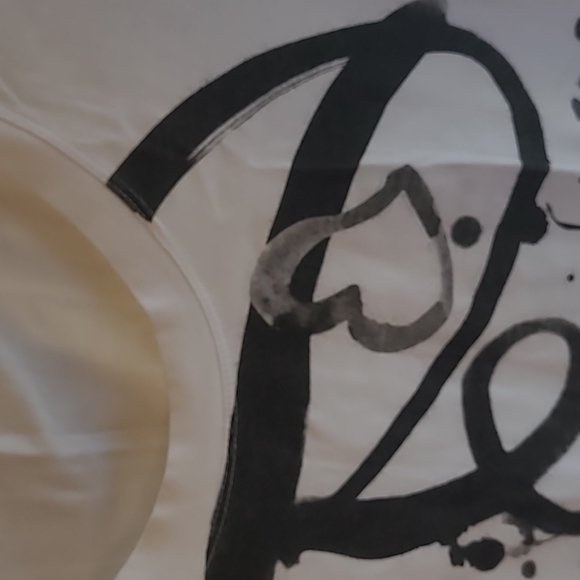 Women's Kenneth Cole T-shirt - Picture 7 of 9